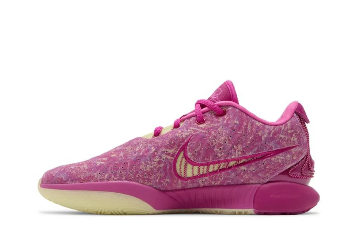 Nike LeBron 21 The World Is Your Oyster