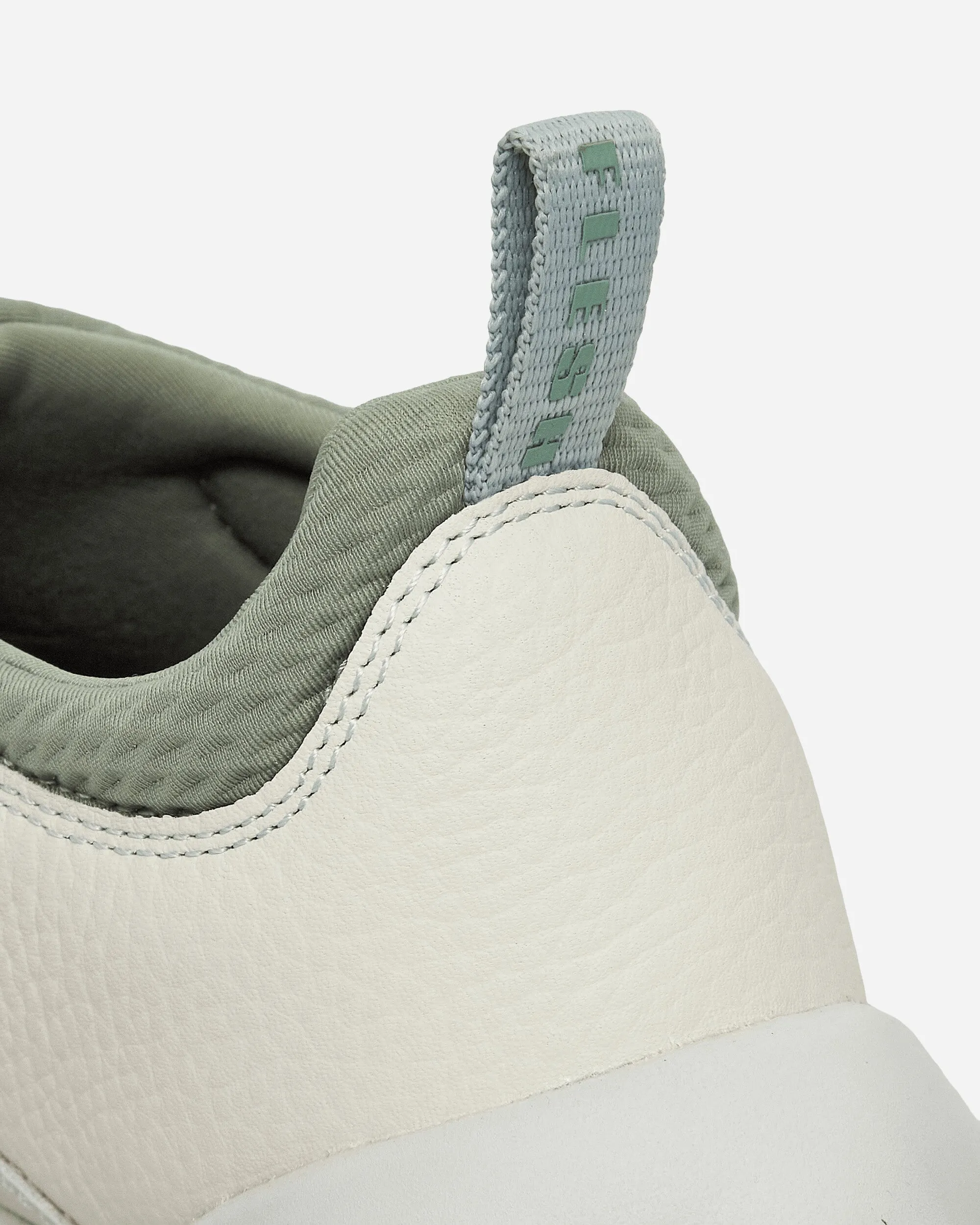 Suede Flesh Sneakers Lily Pad / White