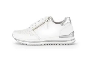 Women's 26.528.5 Zip Sneaker In White/silver