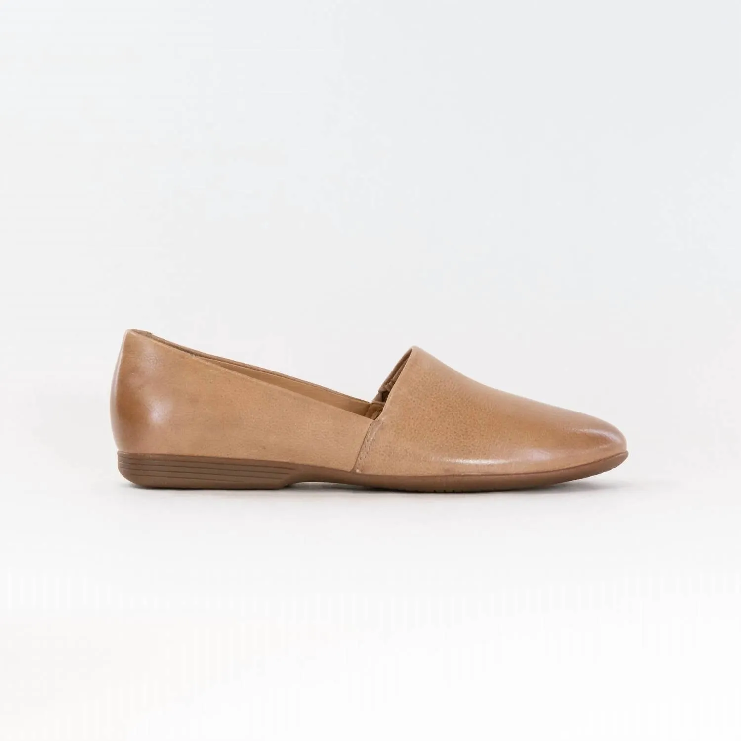 Women's Larisa Flat Loafer In Tan