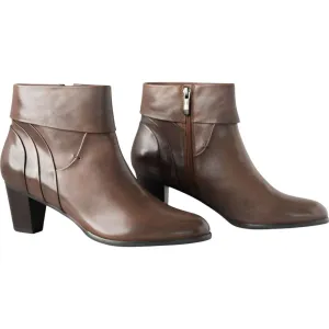 Women's Sonia Boots In Two Tone Brown