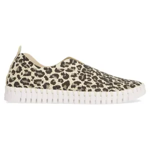 Womens Tulip 139 Leo Flats Shoe In Milk Creme